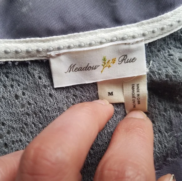 Anthropologie Meadow Rue open knit sweater top in grey with white floral lace - Picture 9 of 12